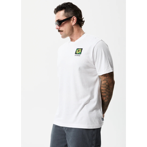 Beautiful Weeds - Hemp Retro Graphic T-Shirt - White - XS
